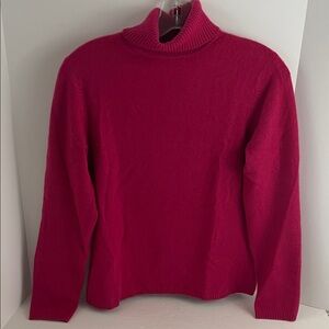Pursuits Ltd Elegant Fuchsia Cashmere Turtleneck Sweater